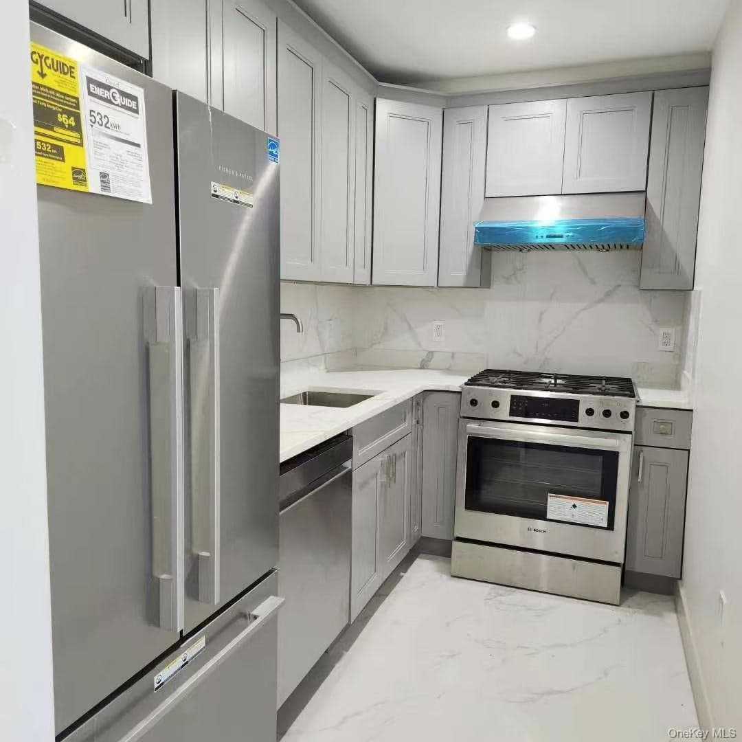 4162 Bowne Street Unit: 14E thumbnail 7