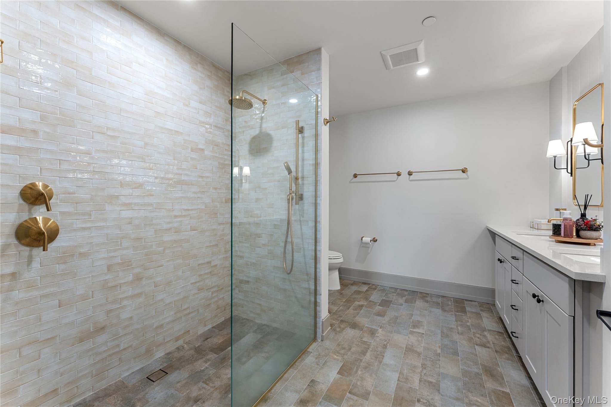 25 S Riverside Avenue Unit: 210 thumbnail 15