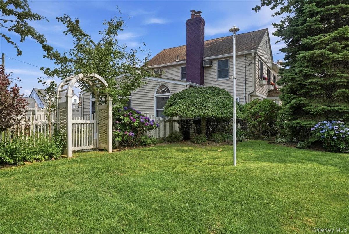 2785 Harvey Avenue thumbnail 3