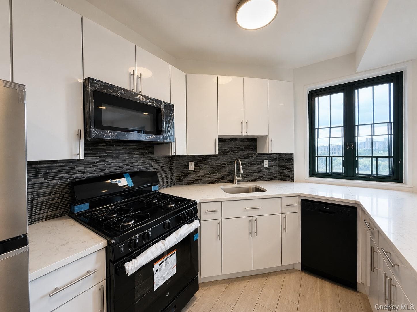 1594 Unionport Road Unit: 3H thumbnail 2