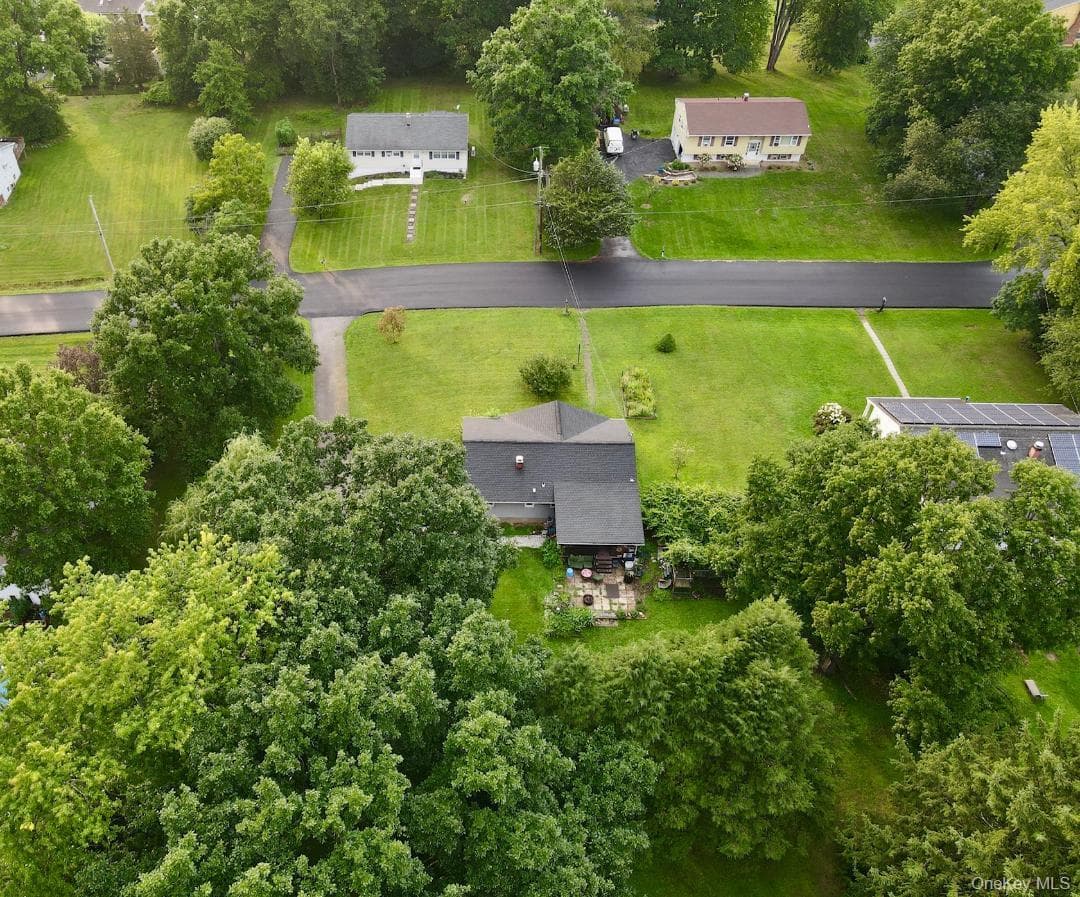 20 Meadow Avenue thumbnail 36