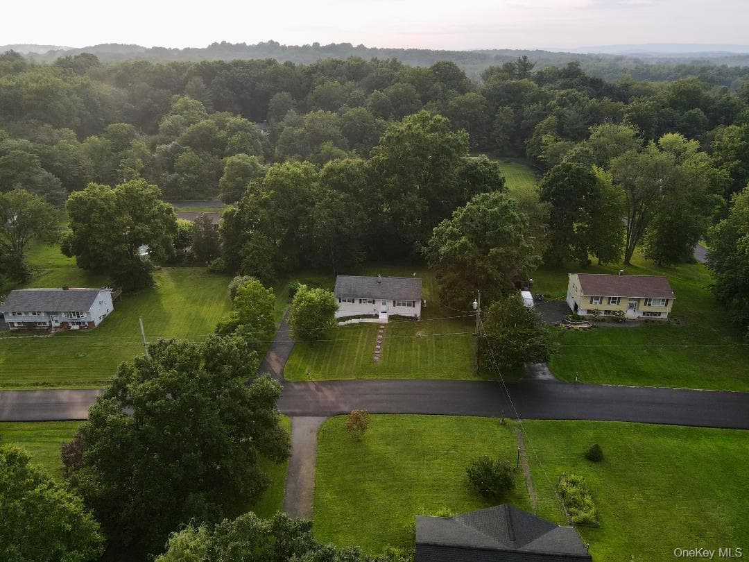 20 Meadow Avenue thumbnail 34