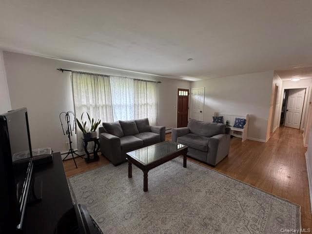 20 Meadow Avenue thumbnail 3