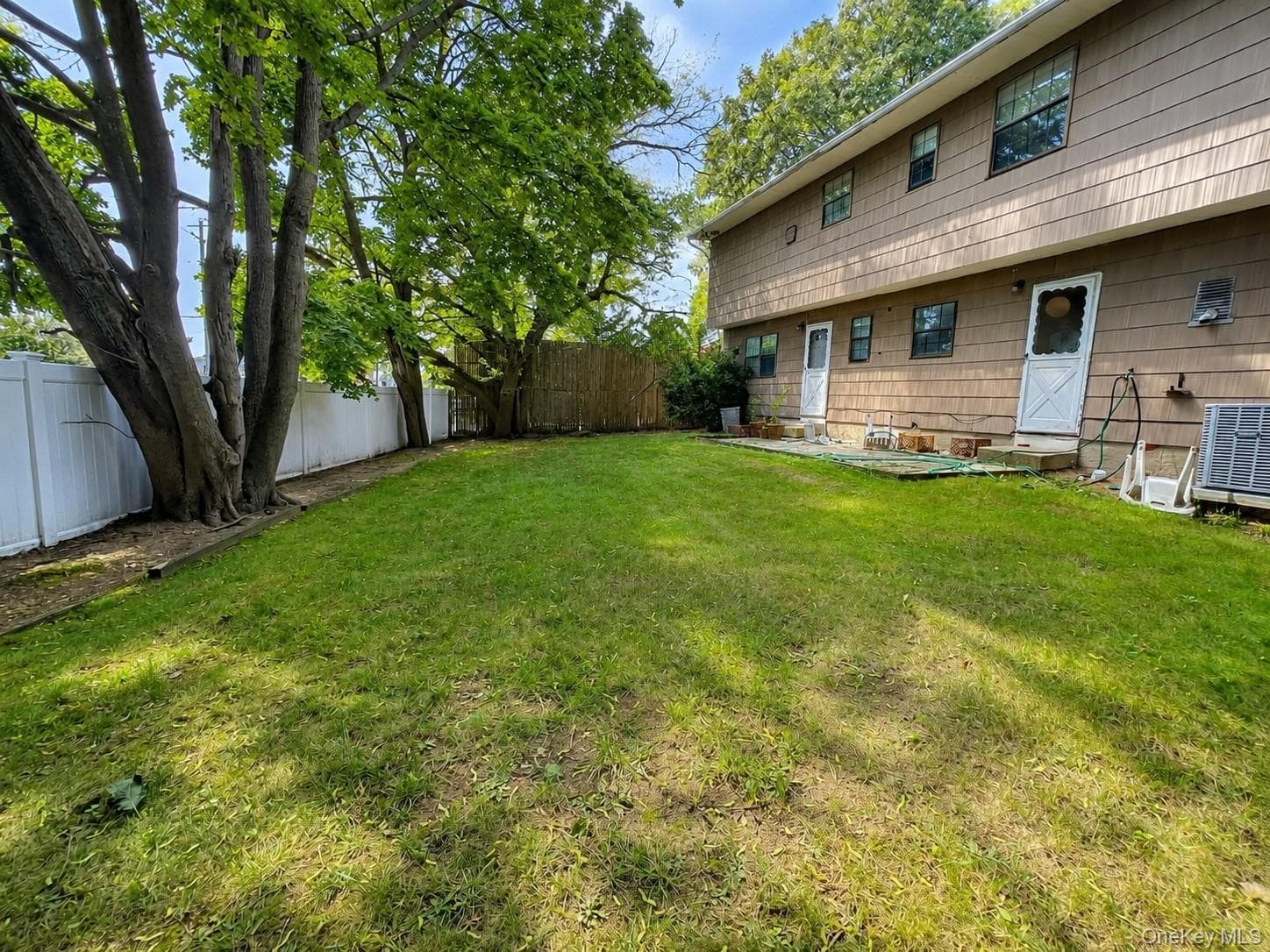 7 Roberts Lane thumbnail 5