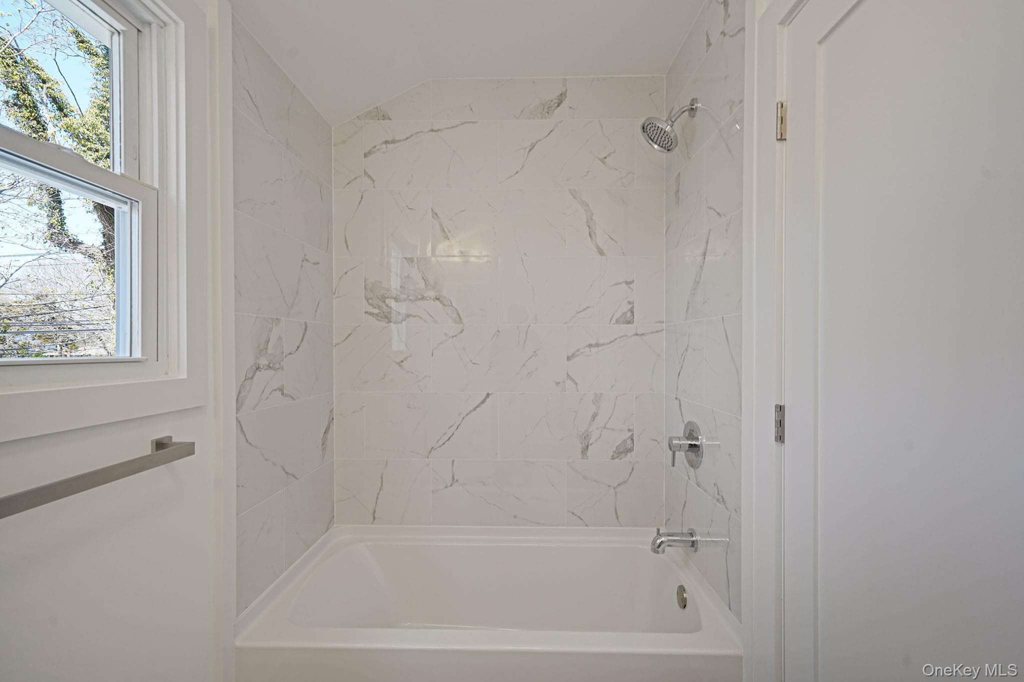 2939 N Wading River Road thumbnail 23