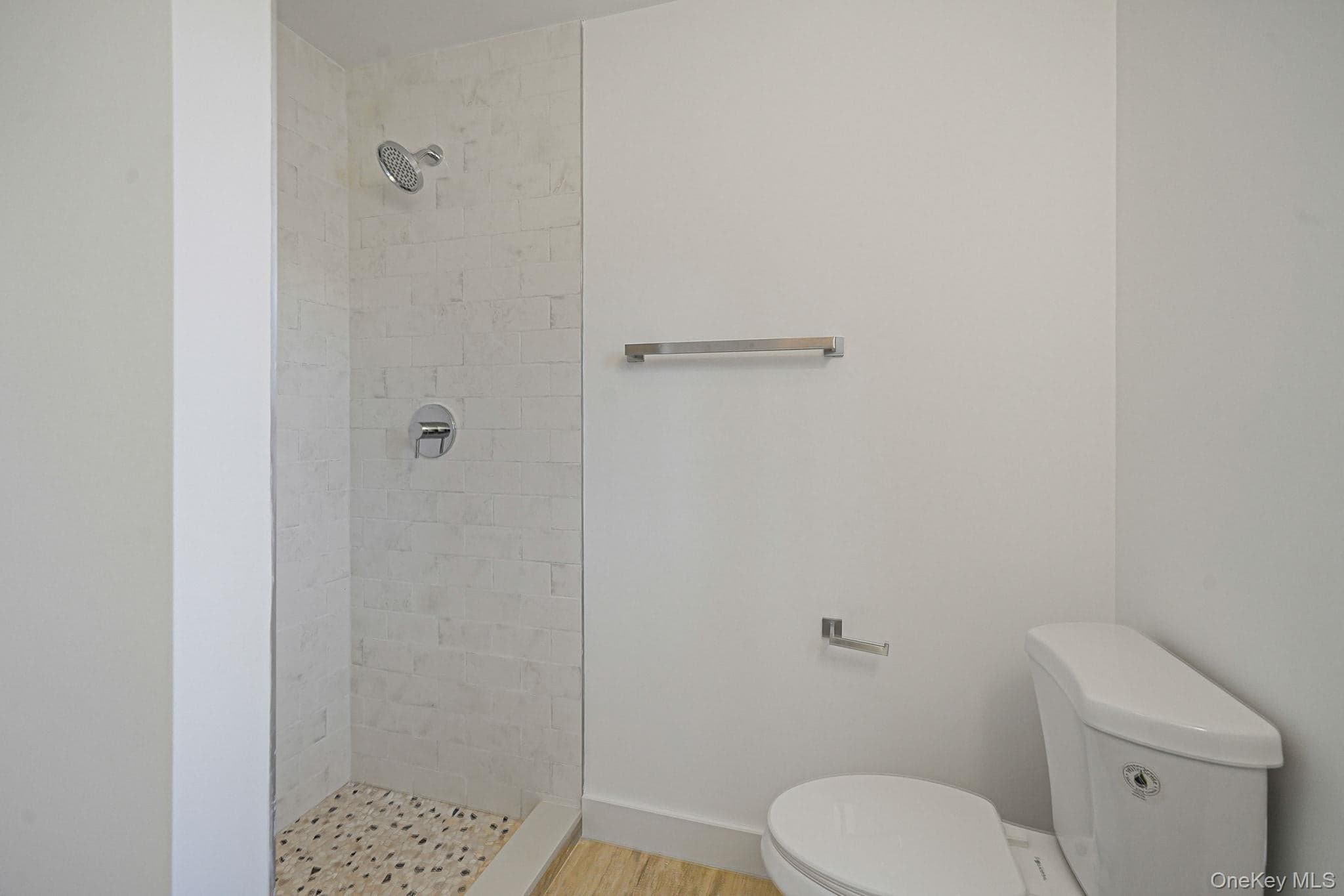 2939 N Wading River Road thumbnail 15