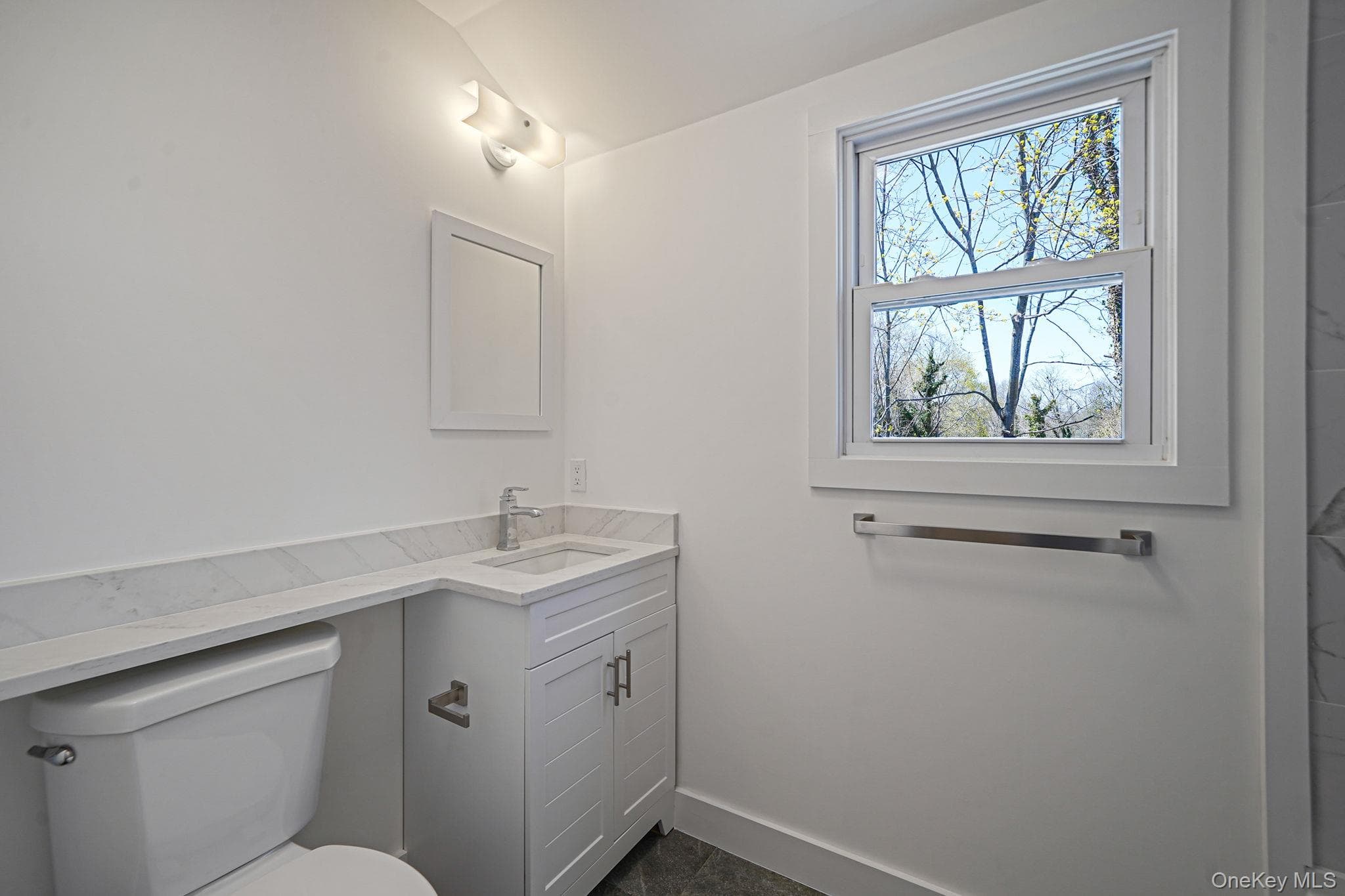 2939 N Wading River Road thumbnail 22
