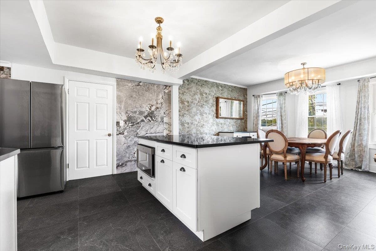 54 Hartsdale Road thumbnail 6