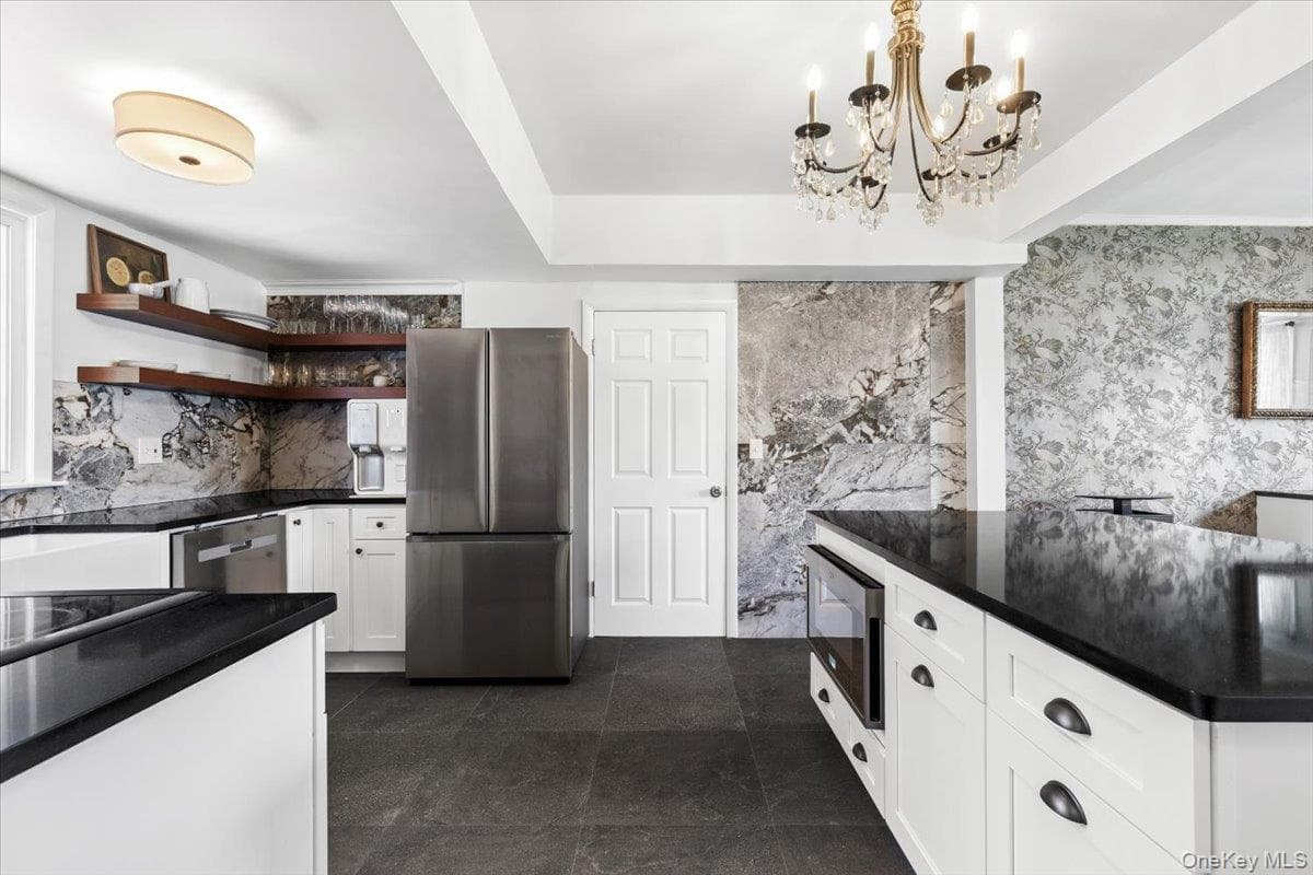54 Hartsdale Road thumbnail 9