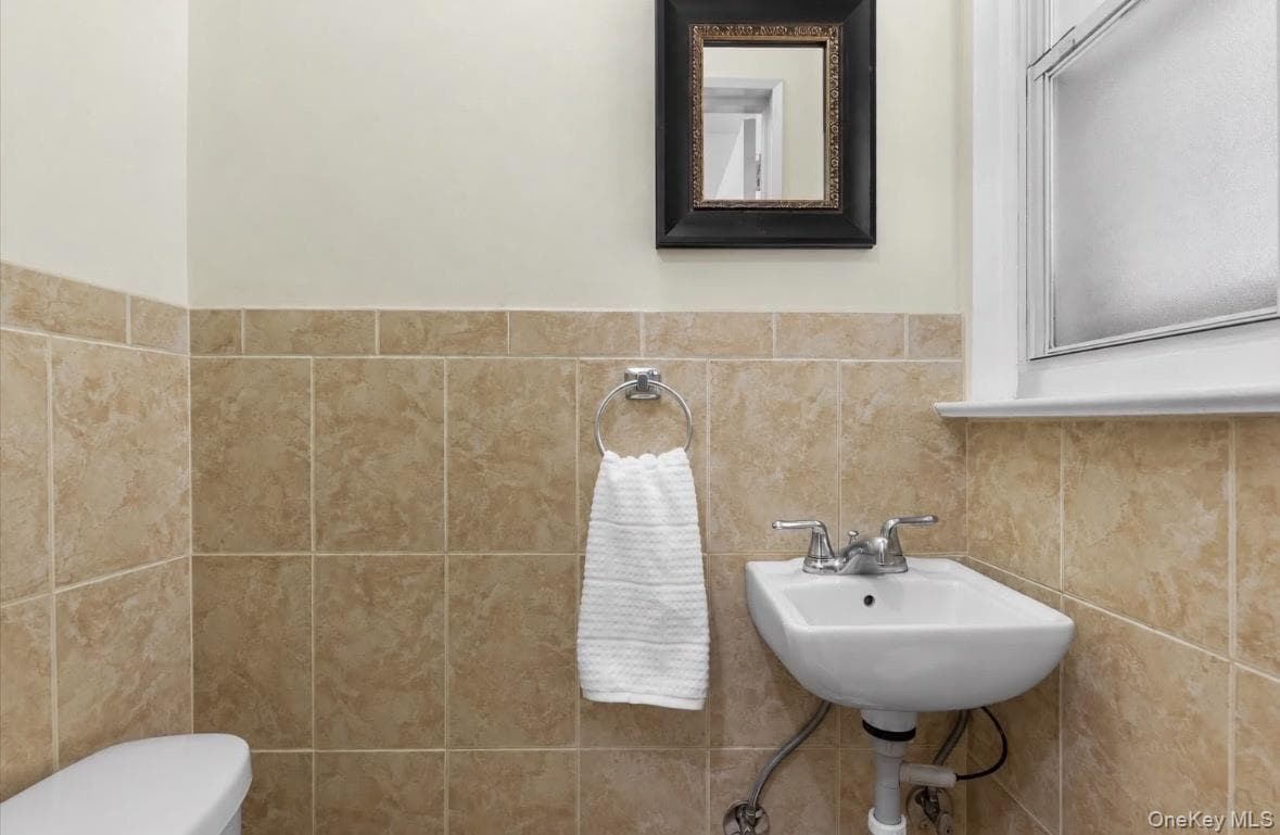 1147 E 223rd Street thumbnail 8