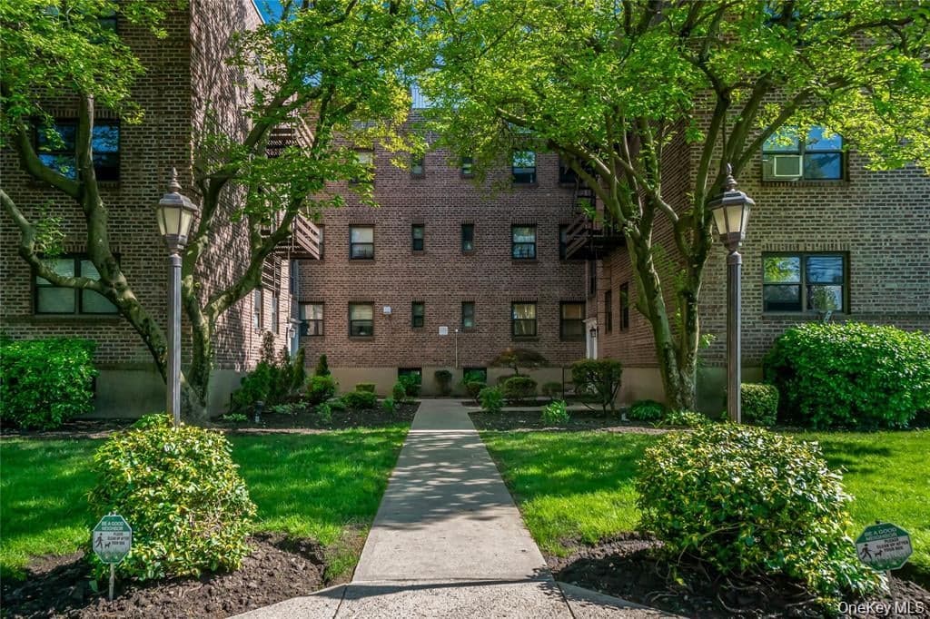 218-12 43rd Avenue Unit: 2E thumbnail 17