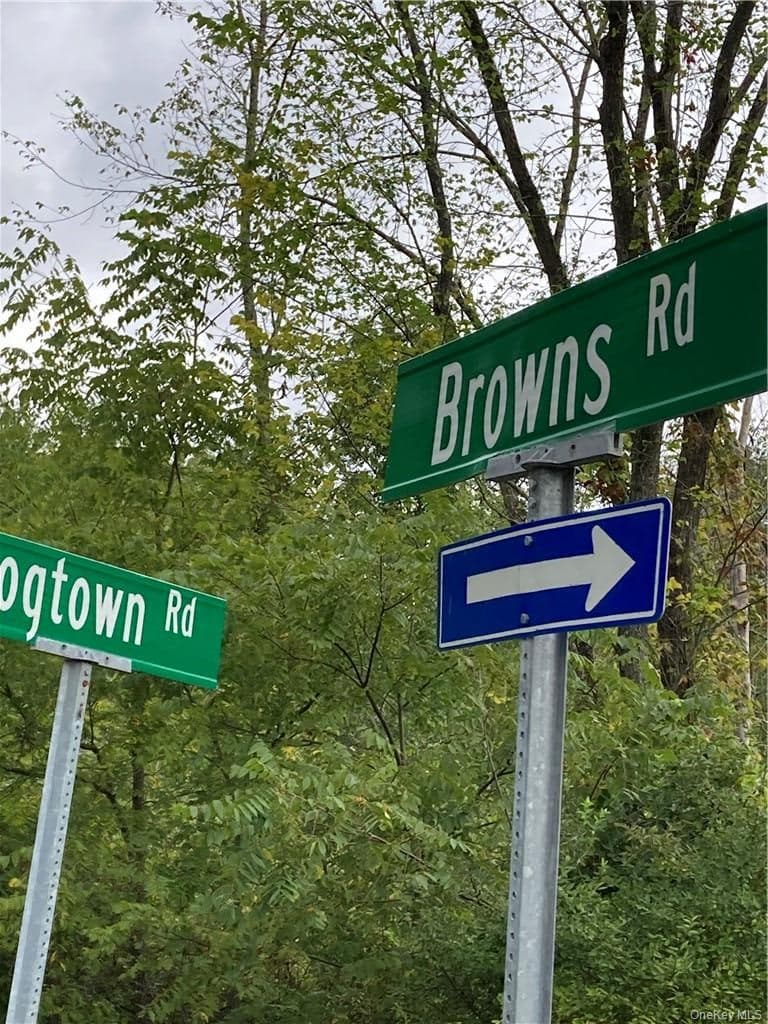 Logtown Road thumbnail 12