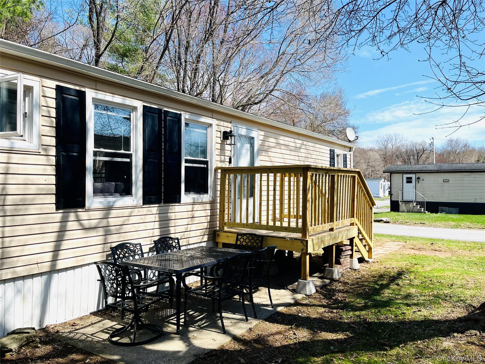 723 Beekman Road Unit: 42 thumbnail 2