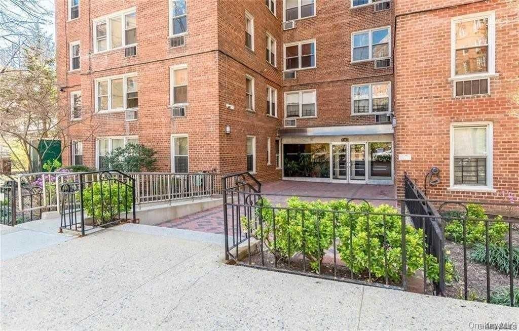 2465 Palisade Avenue Unit: 1A thumbnail 14