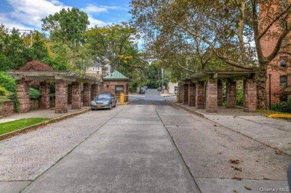 98 Pearsall Drive Unit: 1C thumbnail 3