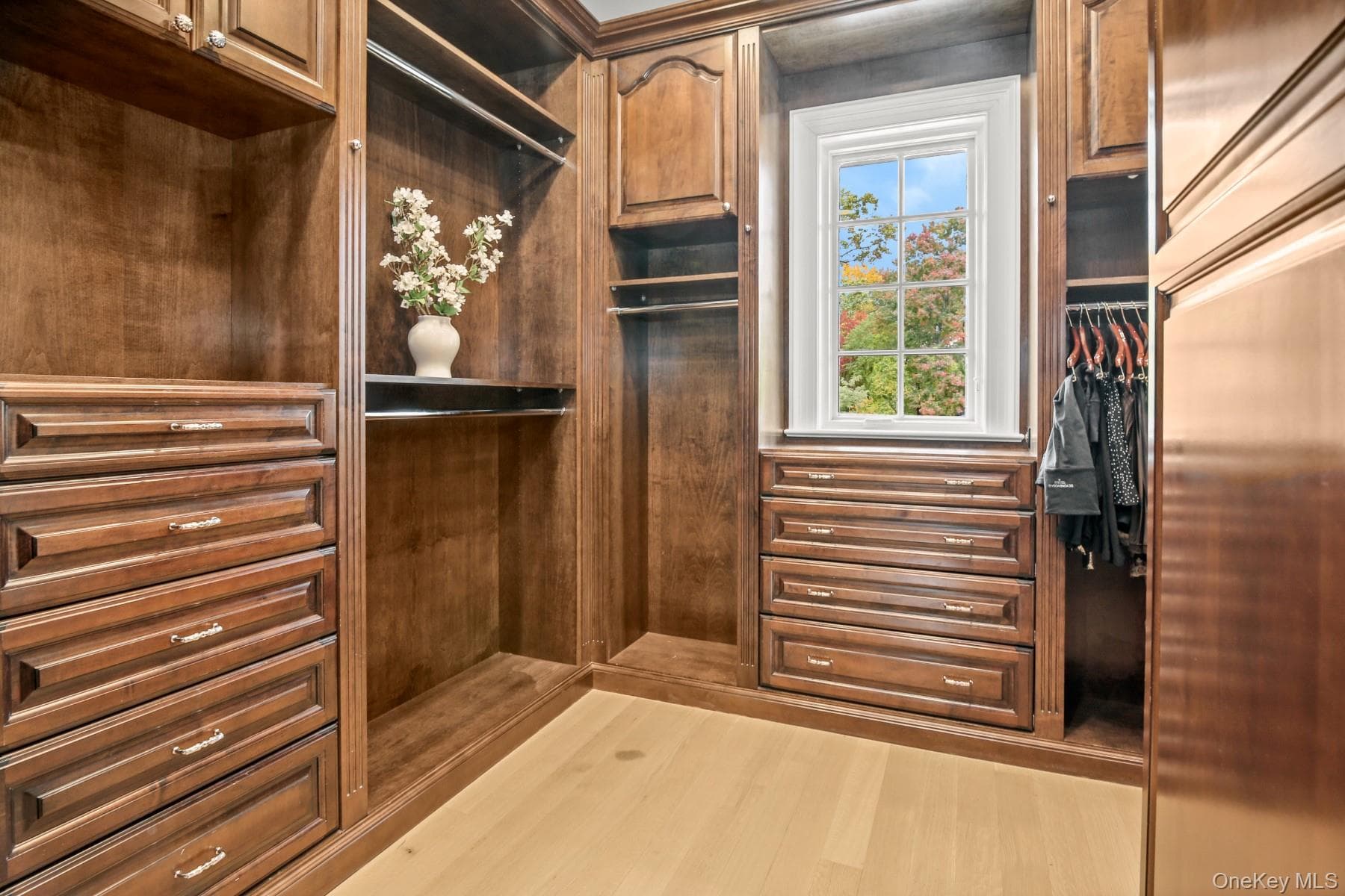 4 Cowdray Park Drive thumbnail 19