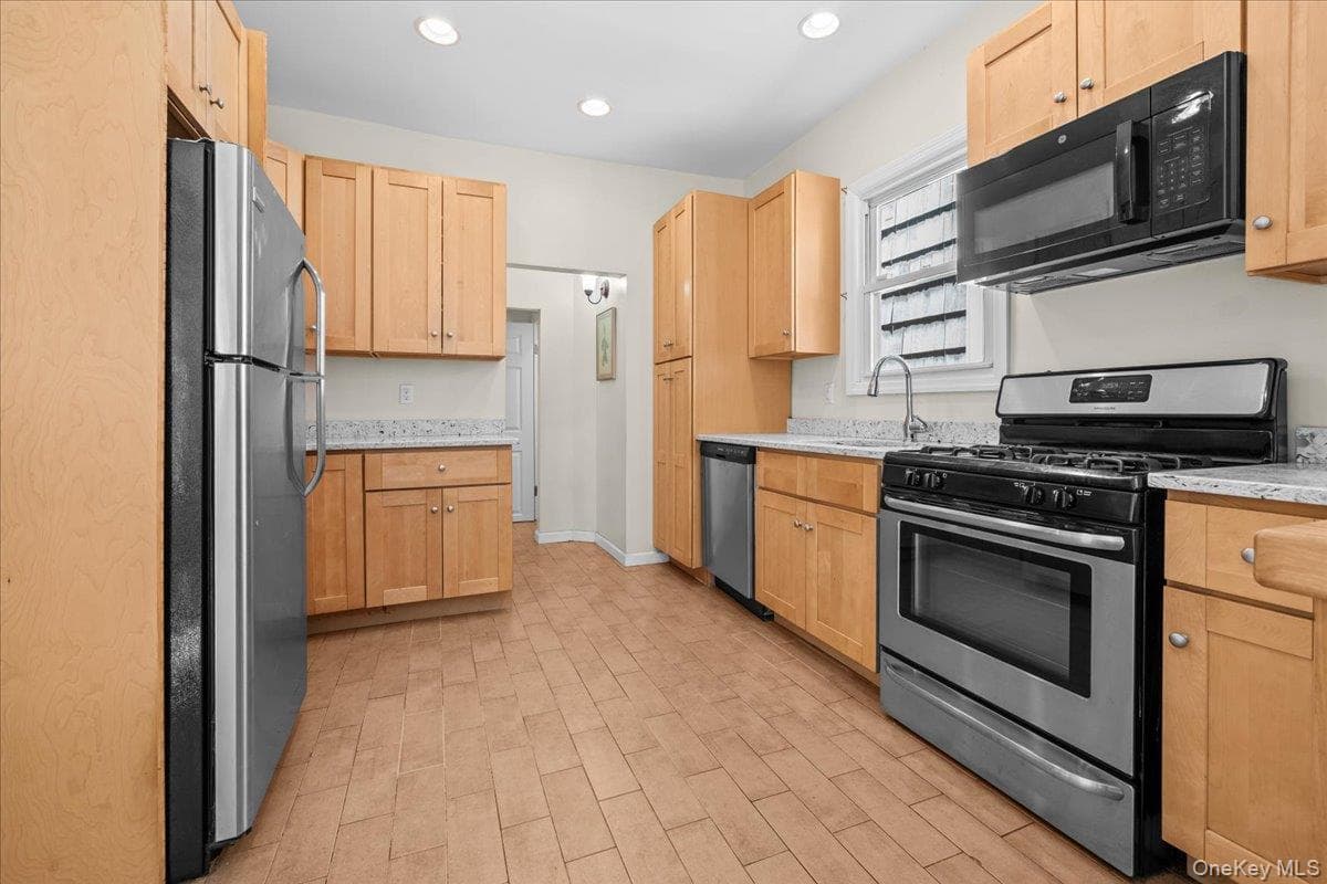 5600 Mosholu Avenue thumbnail 10