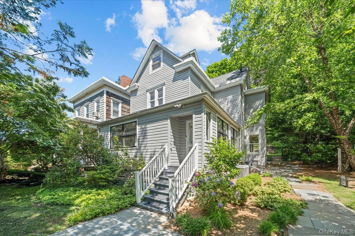 5600 Mosholu Avenue photo 1