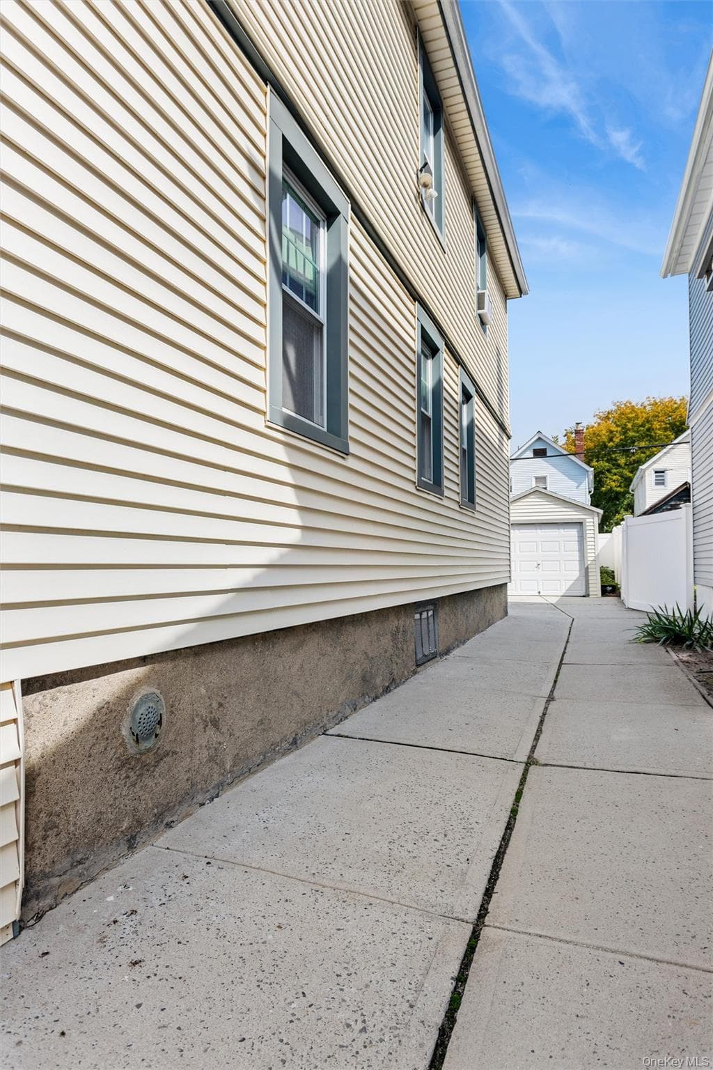 93-27 207th Street thumbnail 15