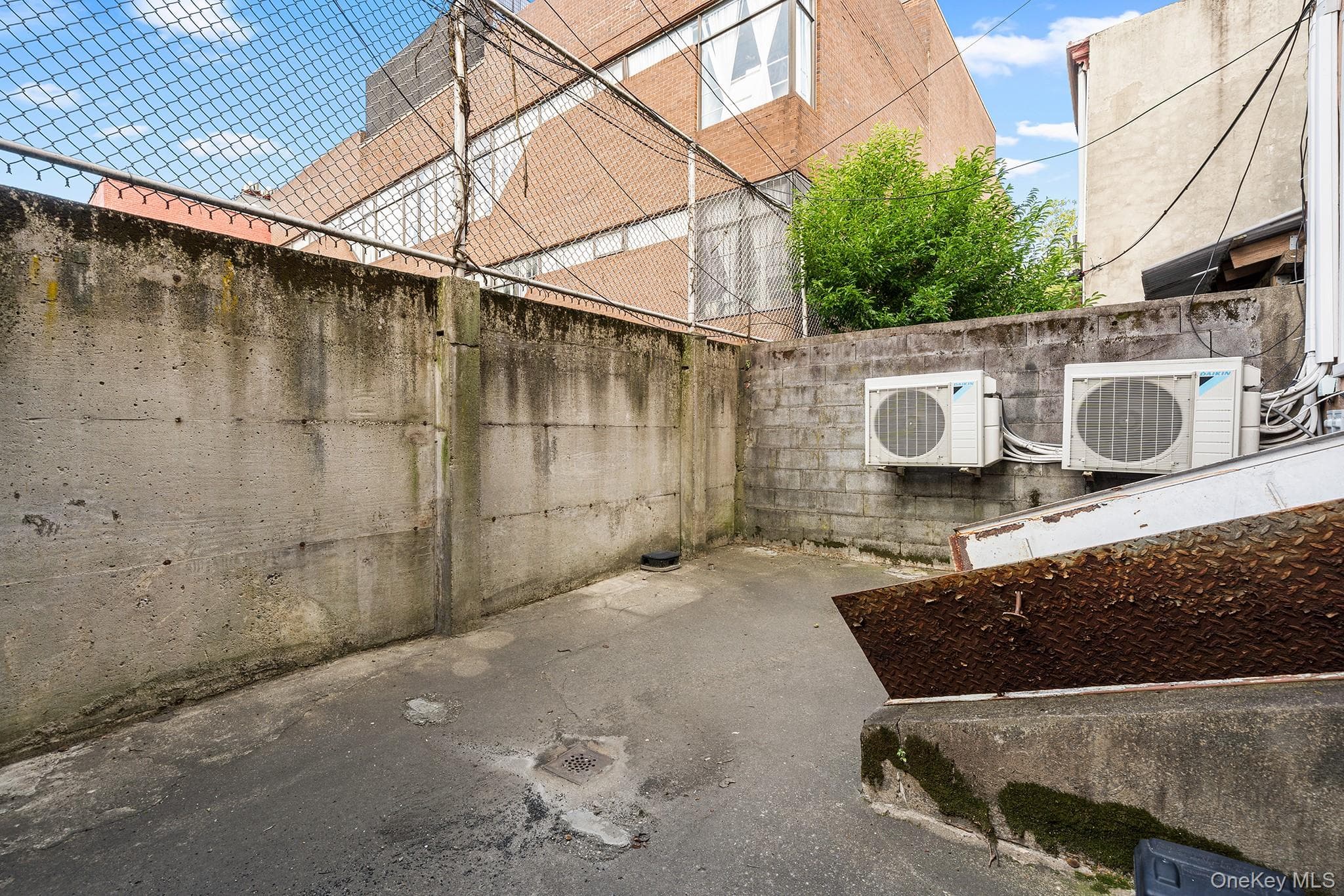 601 Knickerbocker Avenue thumbnail 22