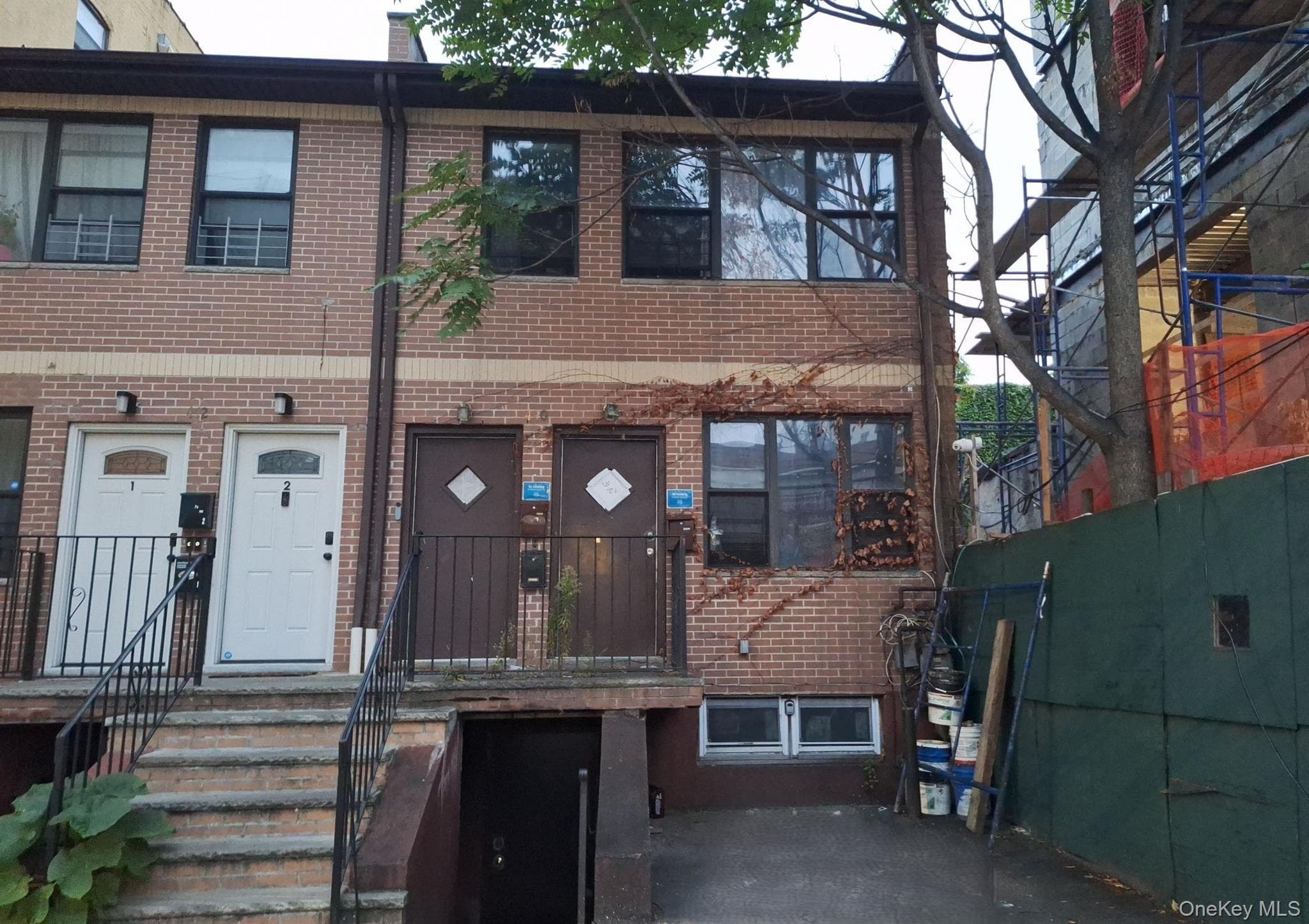 440 Blake Avenue thumbnail 3