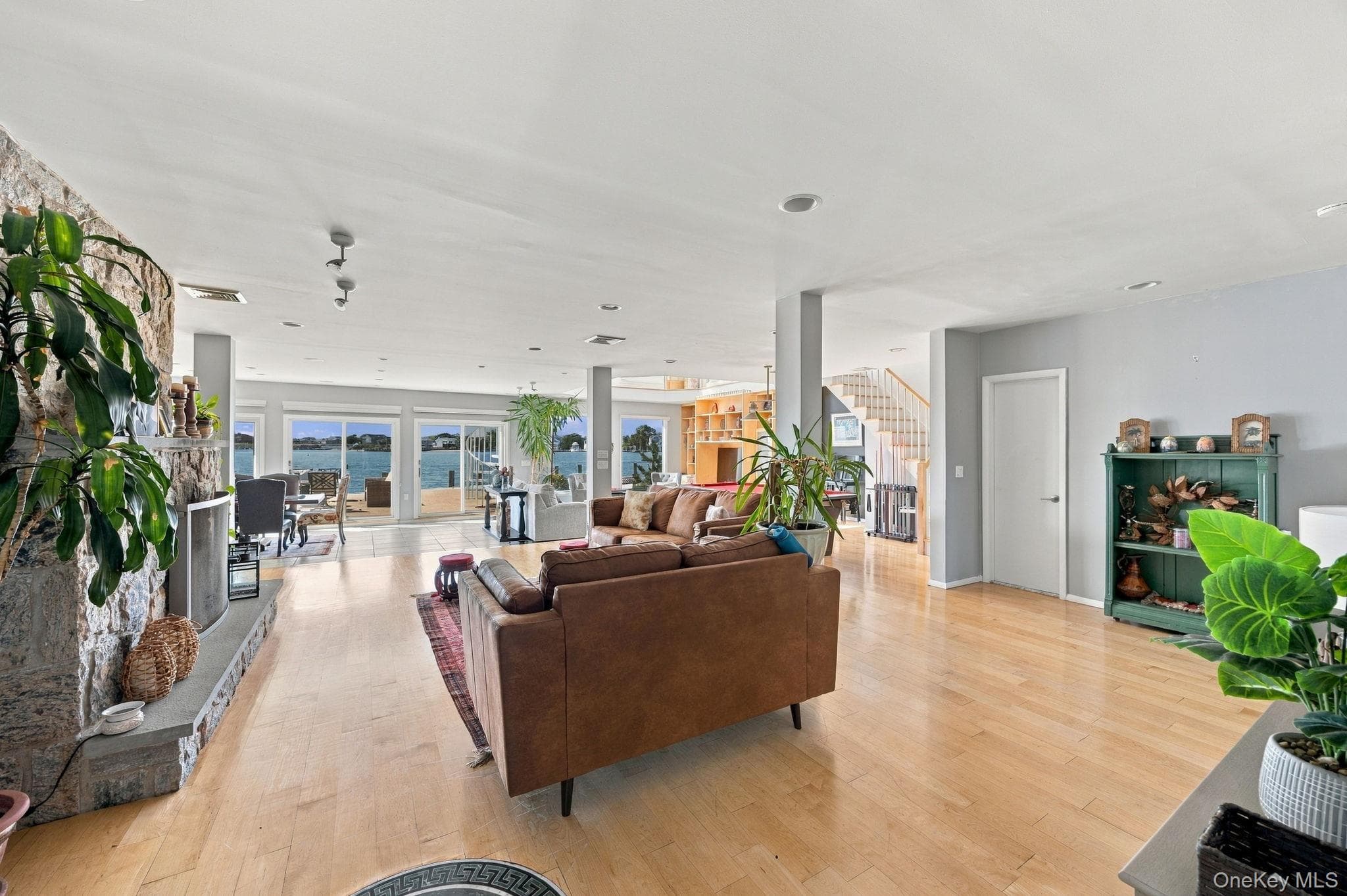 321 Grand Central Avenue thumbnail 12