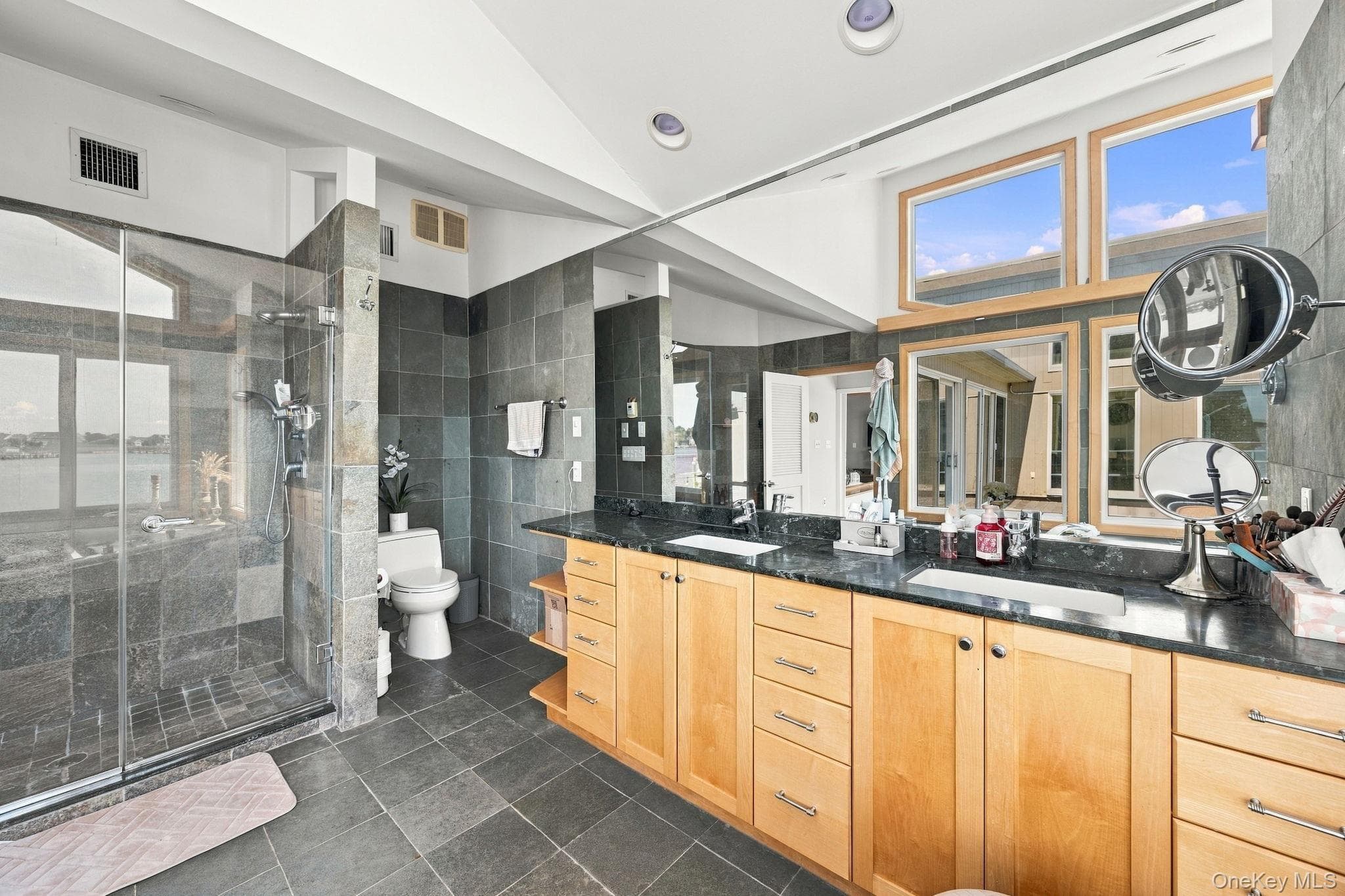 321 Grand Central Avenue thumbnail 27