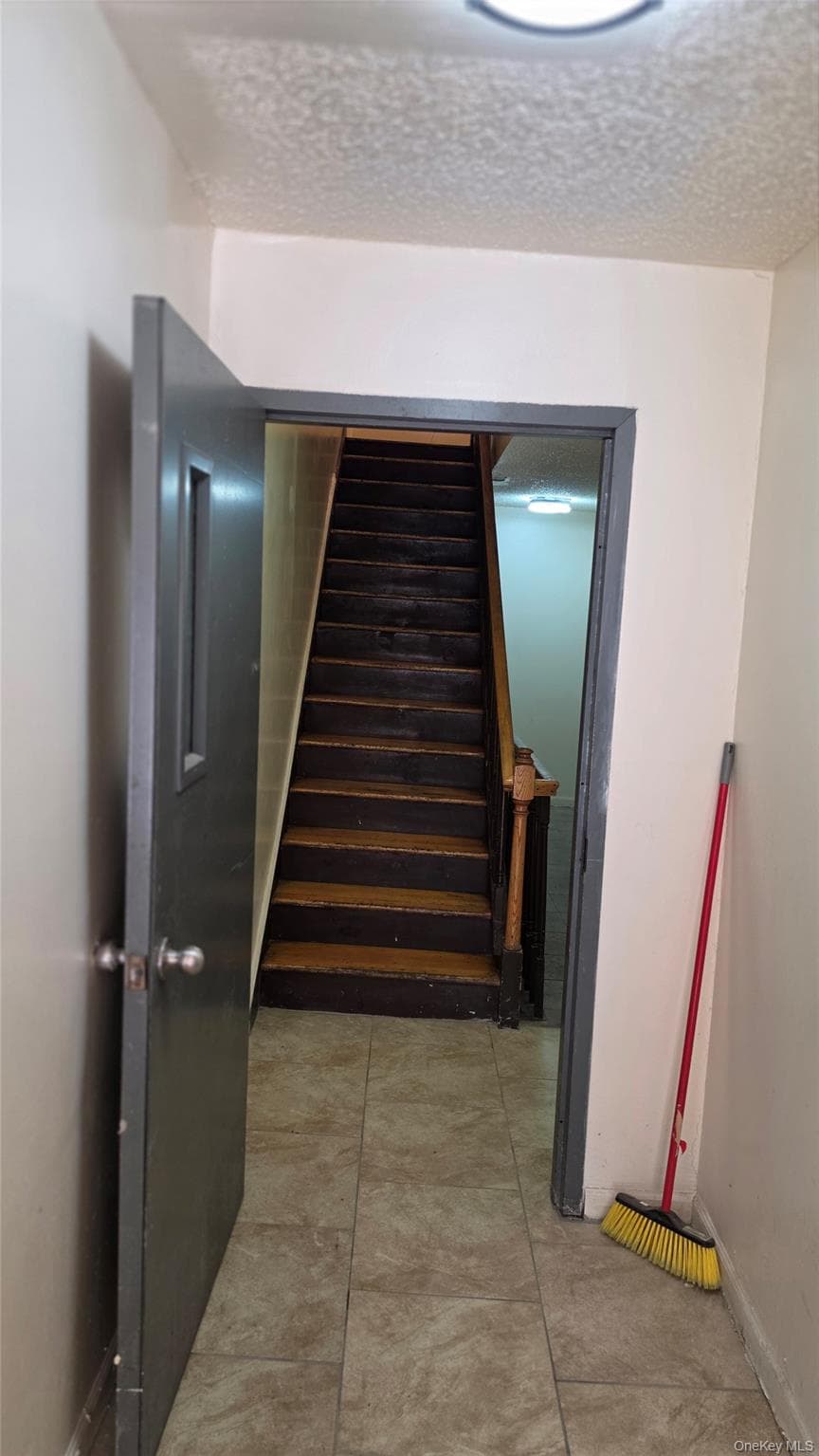 1390 Bristow Street thumbnail 3