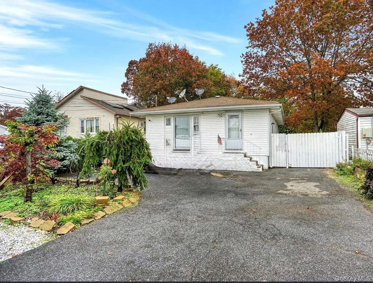 43 Johnson Avenue thumbnail 2
