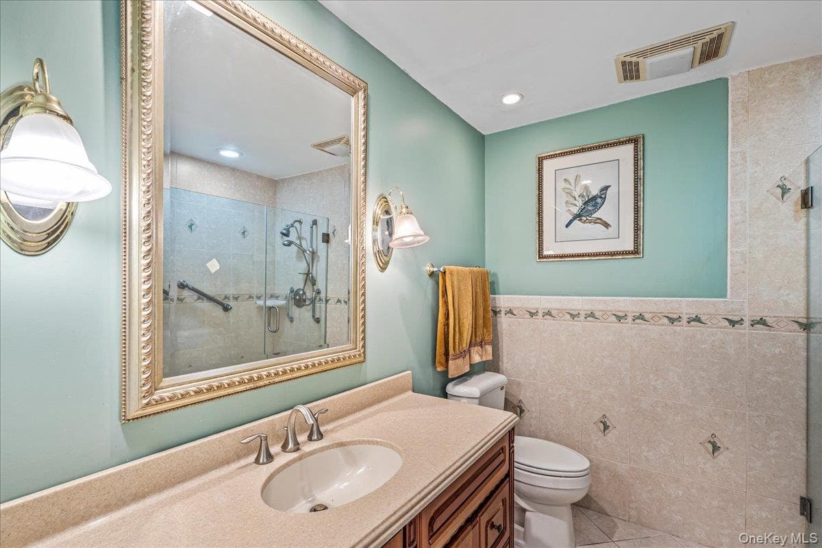 414 Lindsay Lane thumbnail 14
