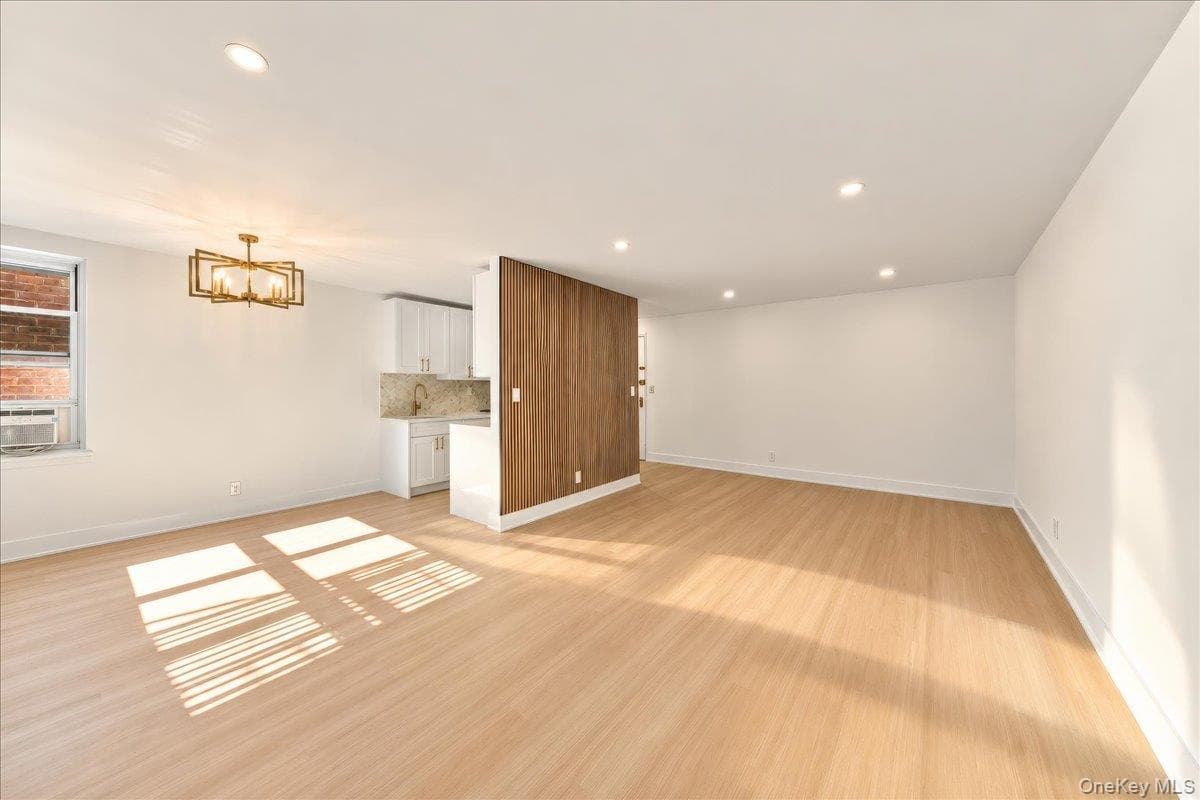 1300 Midland Avenue Unit: C26 thumbnail 5