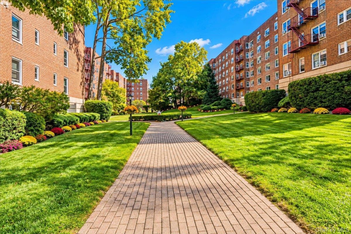 1300 Midland Avenue Unit: C26 thumbnail 23