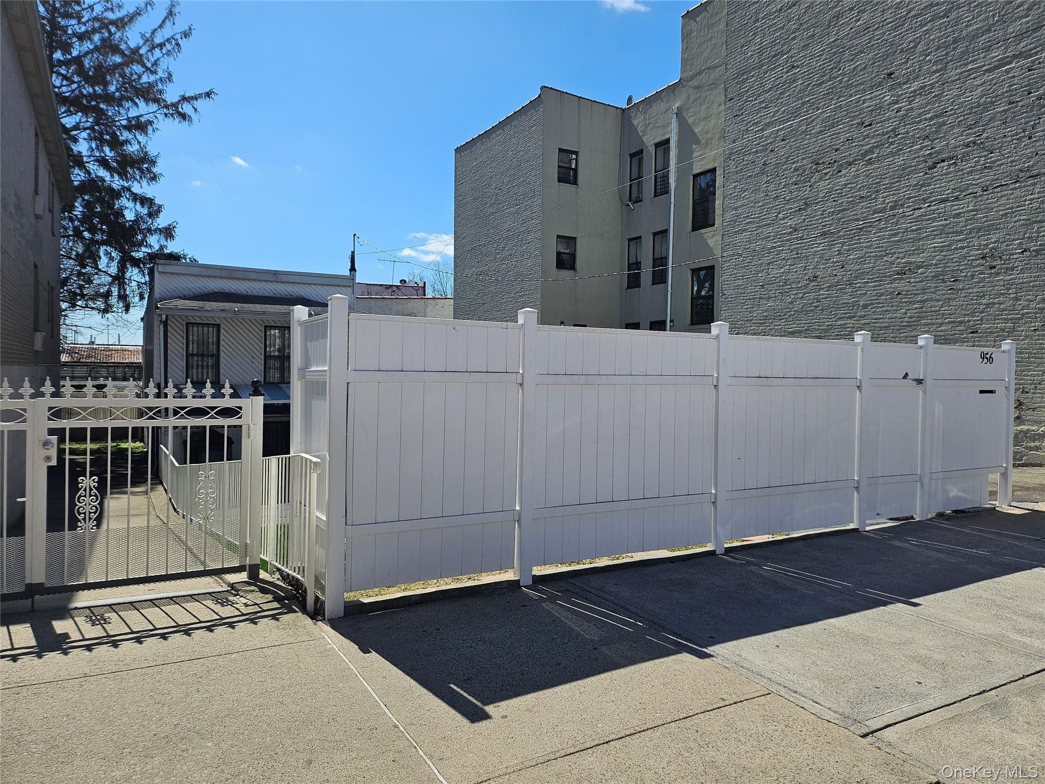 956 Hegeman Avenue thumbnail 7