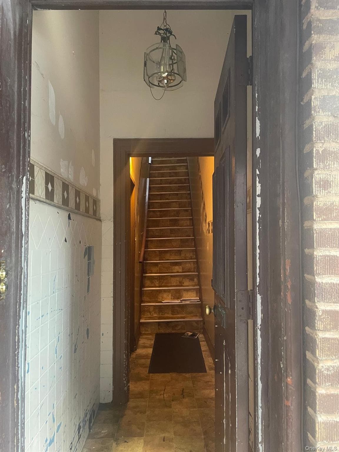 1490 Gates Avenue thumbnail 2