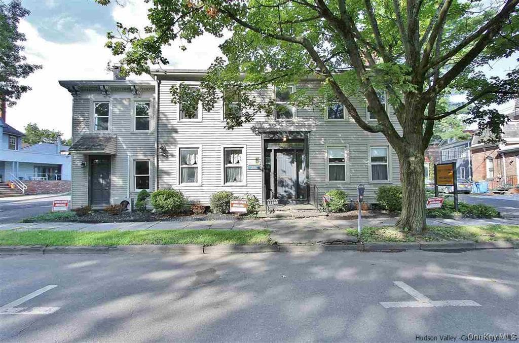 231 Clinton Avenue photo 1