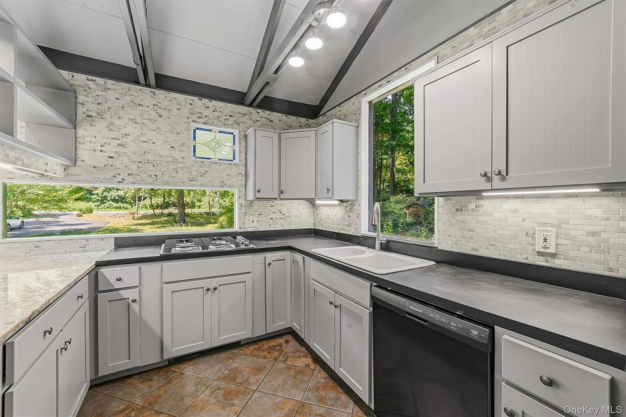 98 Mount Airy Road thumbnail 8