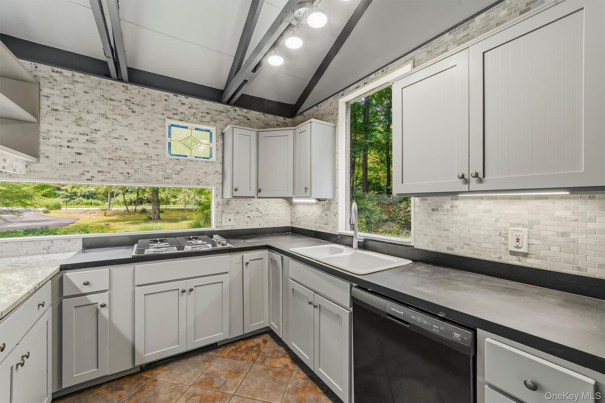 98 Mount Airy Road thumbnail 5