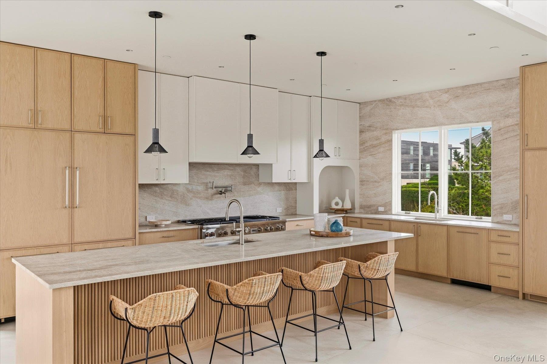 498 Dune Road thumbnail 16