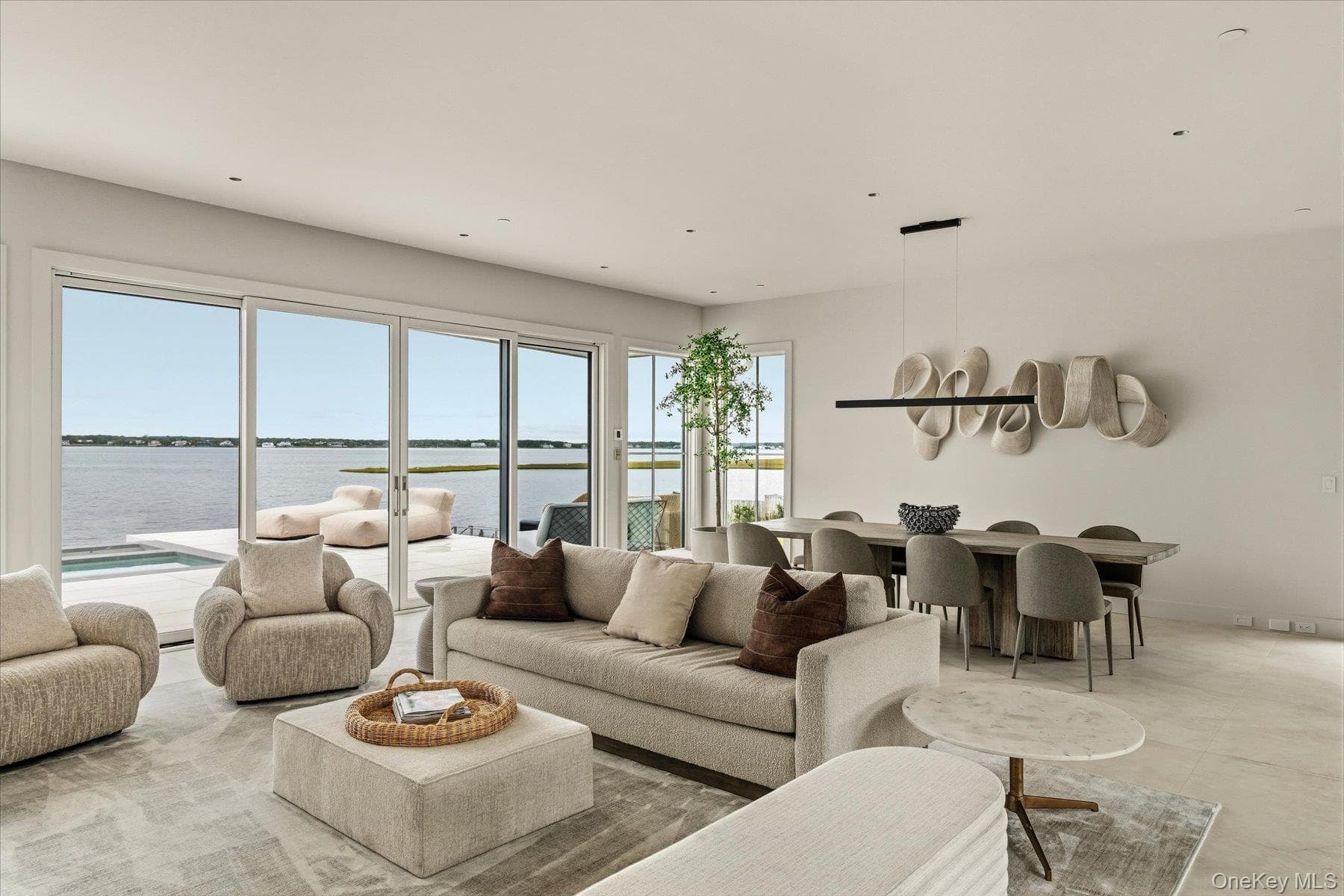 498 Dune Road thumbnail 6