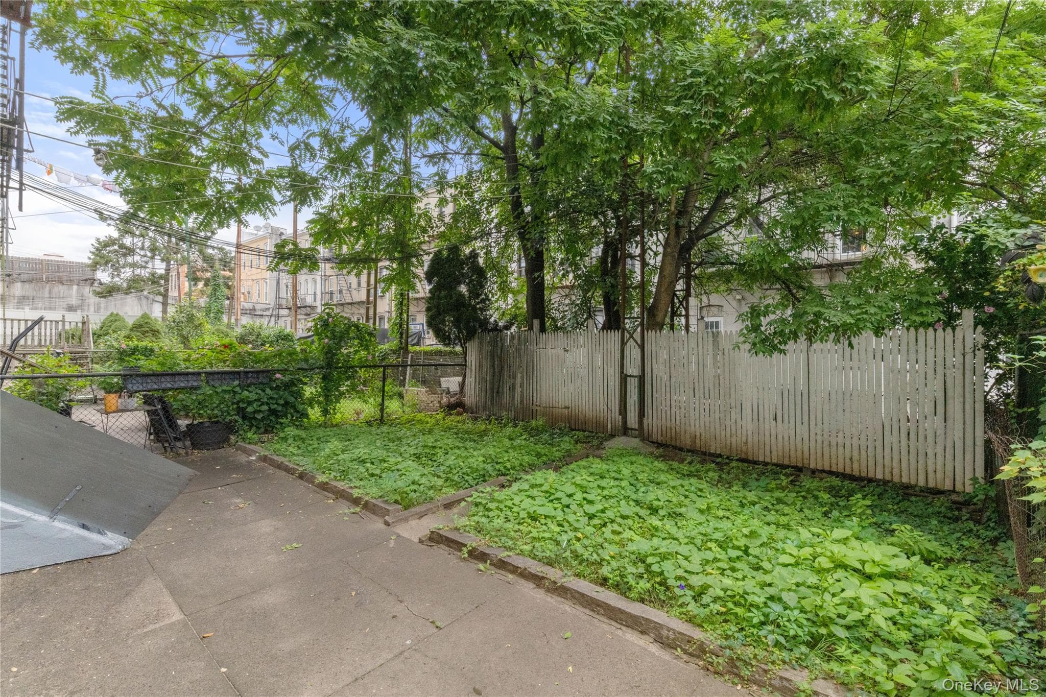1822 Putnam Avenue thumbnail 11