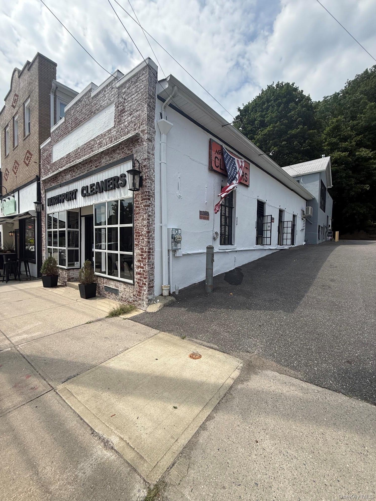 251 Main ST, Northport