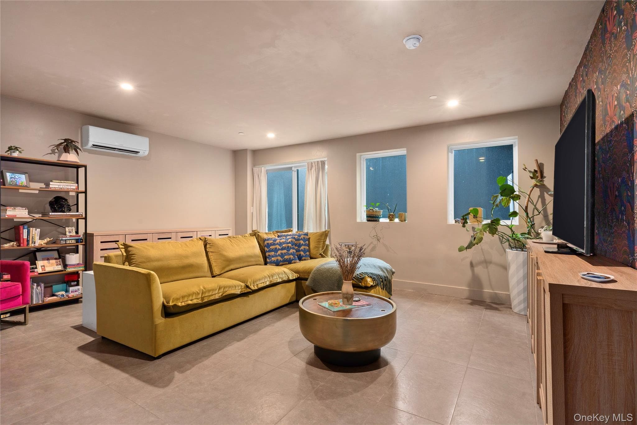 491 Monroe Street Unit: 1B thumbnail 6
