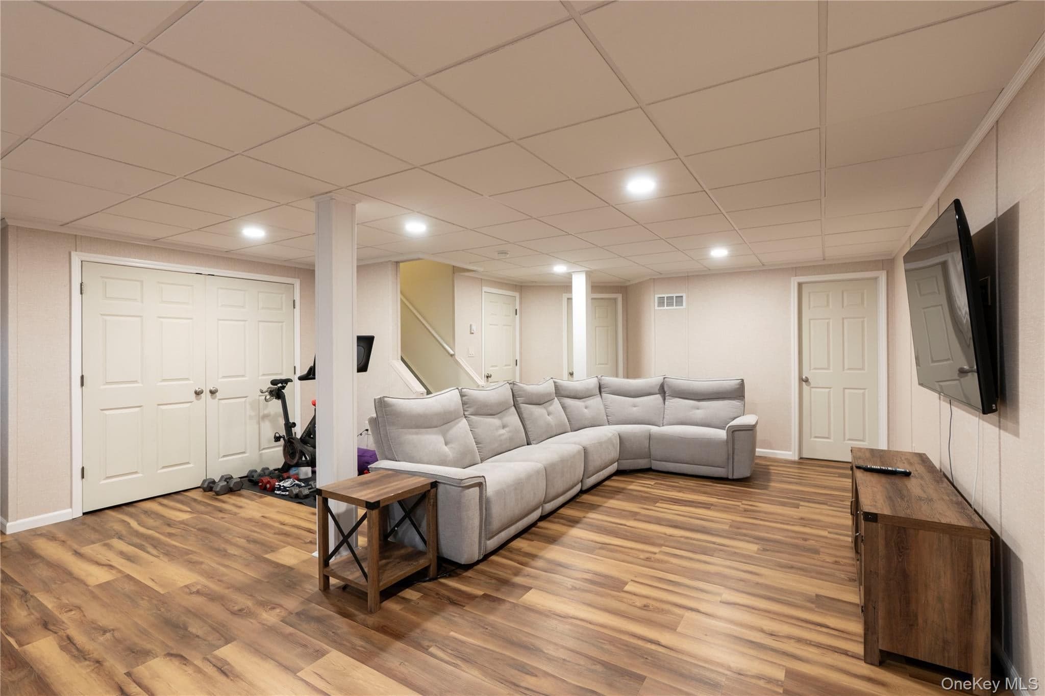 908 Huntington Drive thumbnail 24