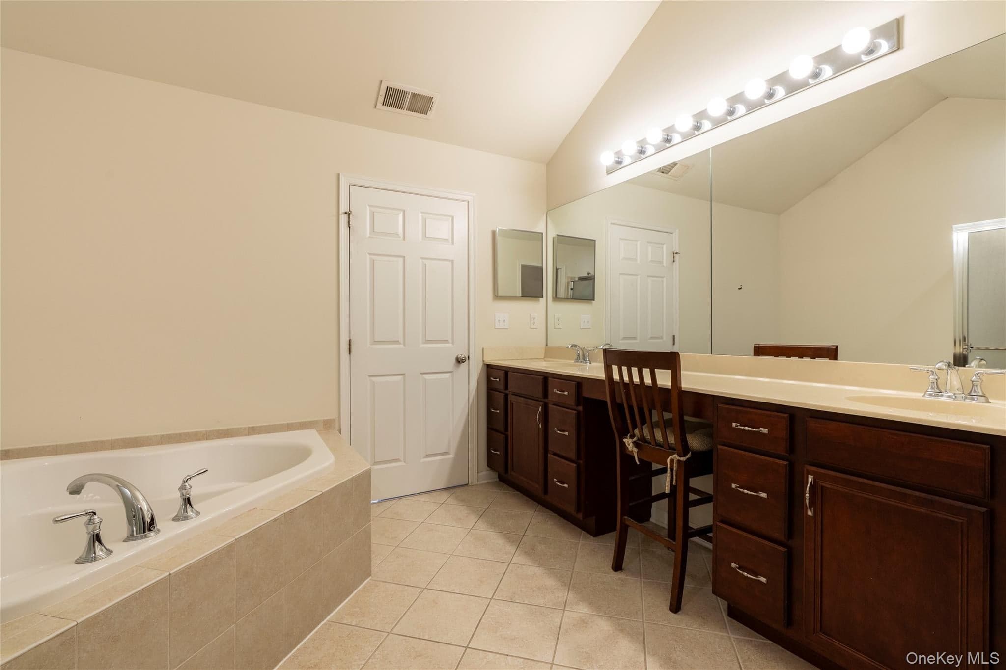 908 Huntington Drive thumbnail 14