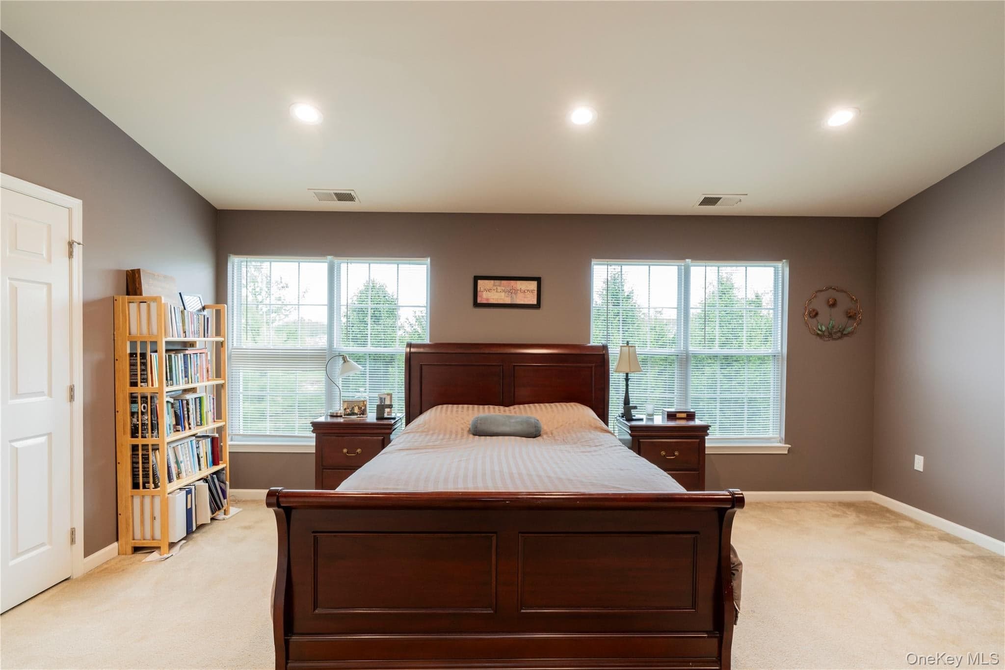 908 Huntington Drive thumbnail 12