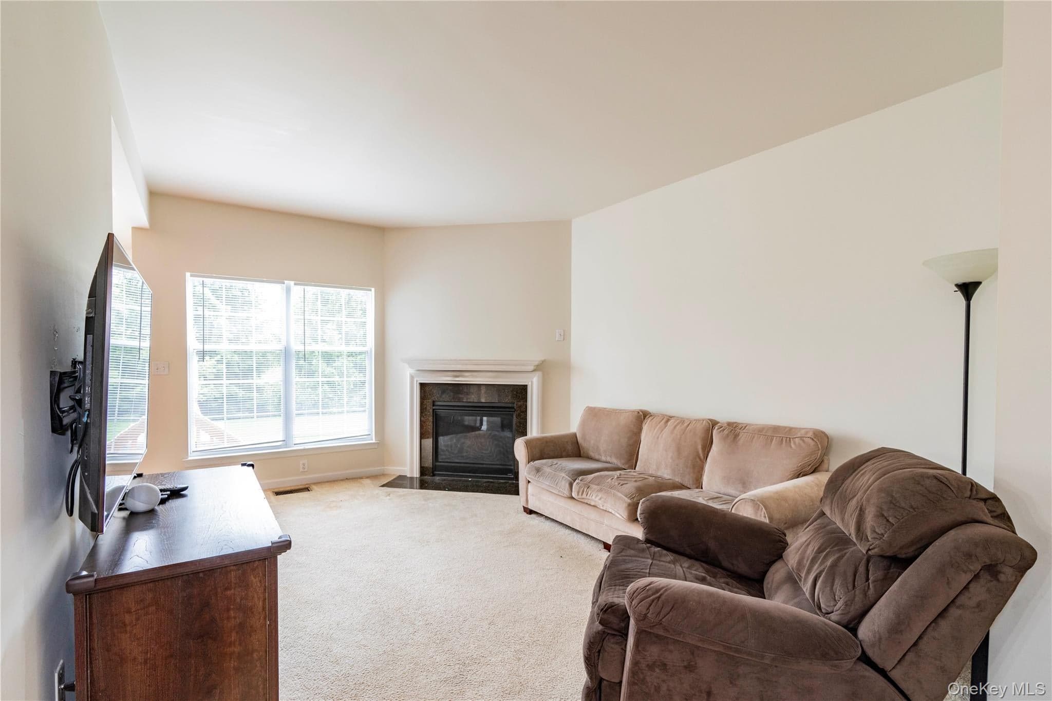 908 Huntington Drive thumbnail 8