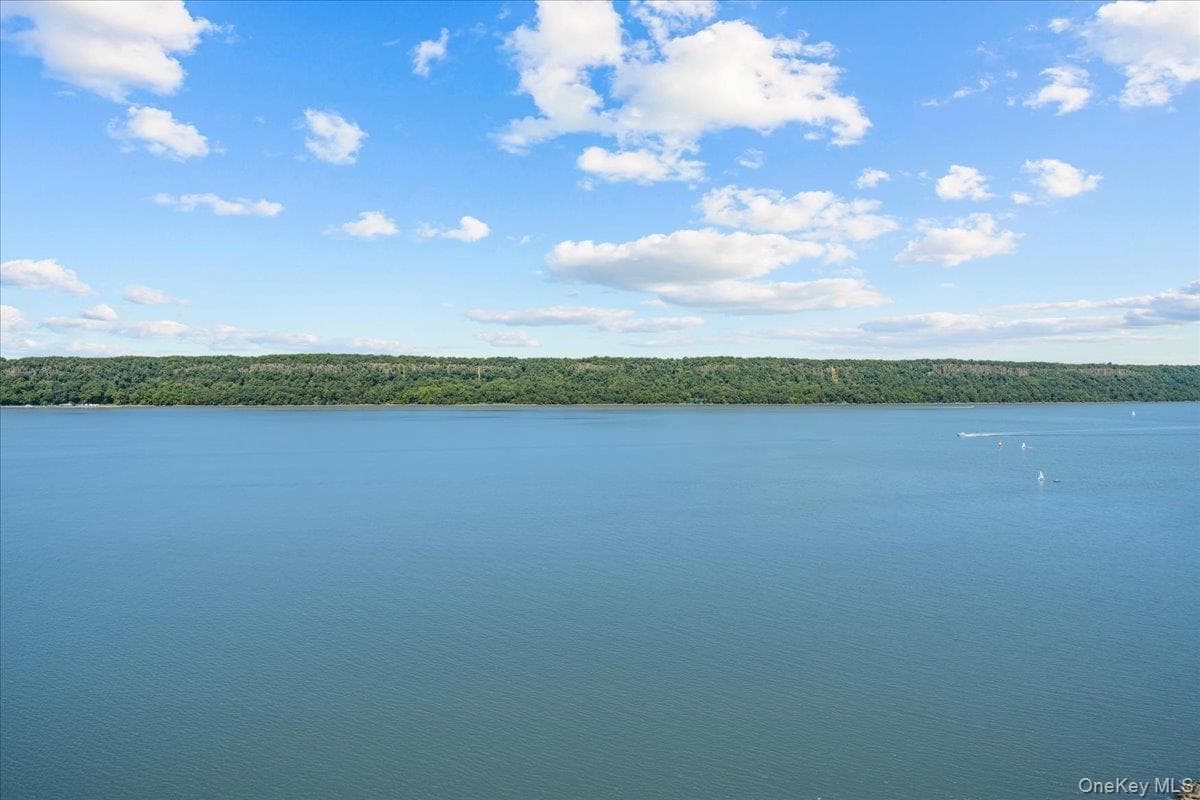 2621 Palisade Avenue Unit: 12C thumbnail 2