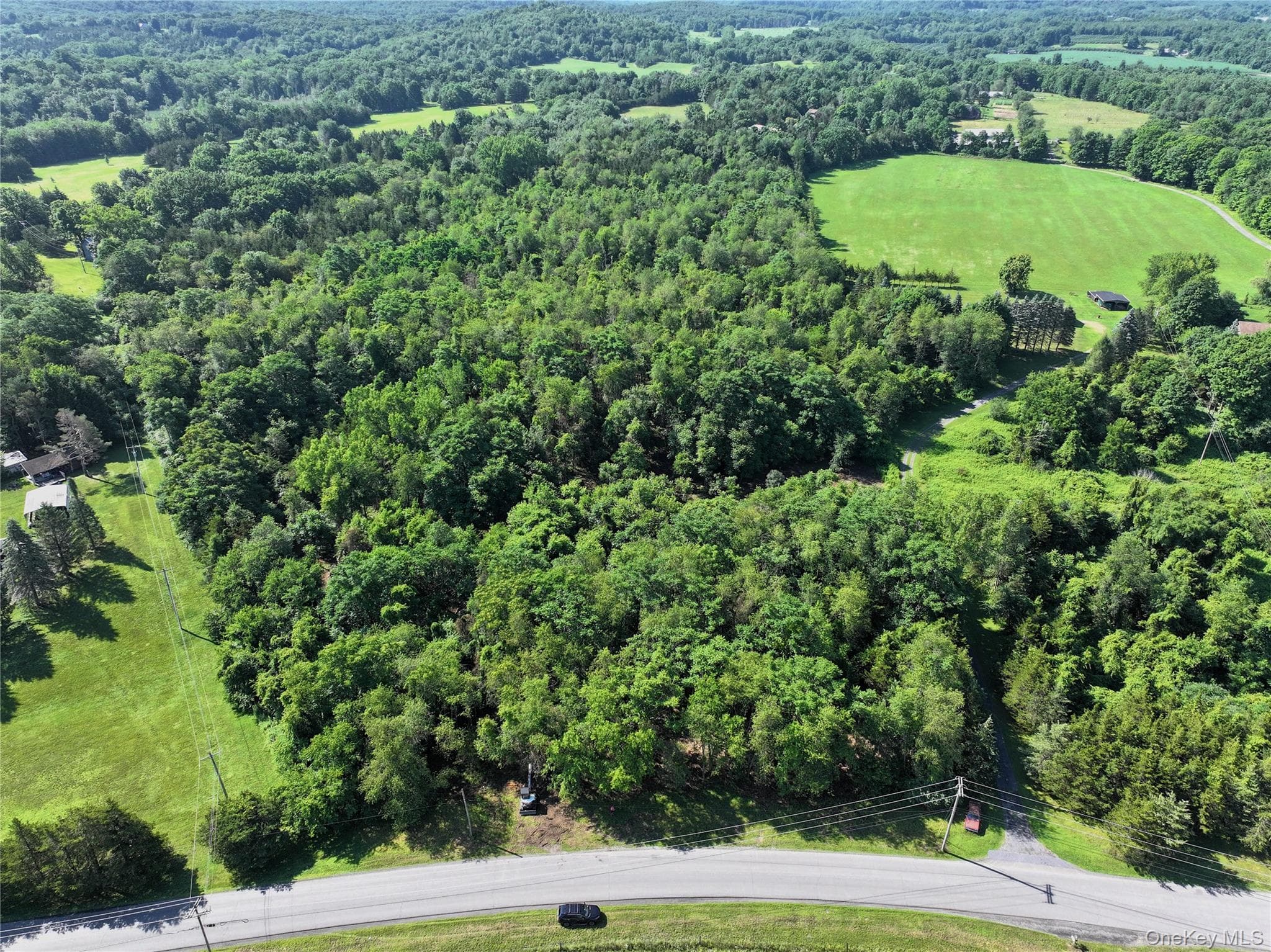 Bells Pond Road thumbnail 2