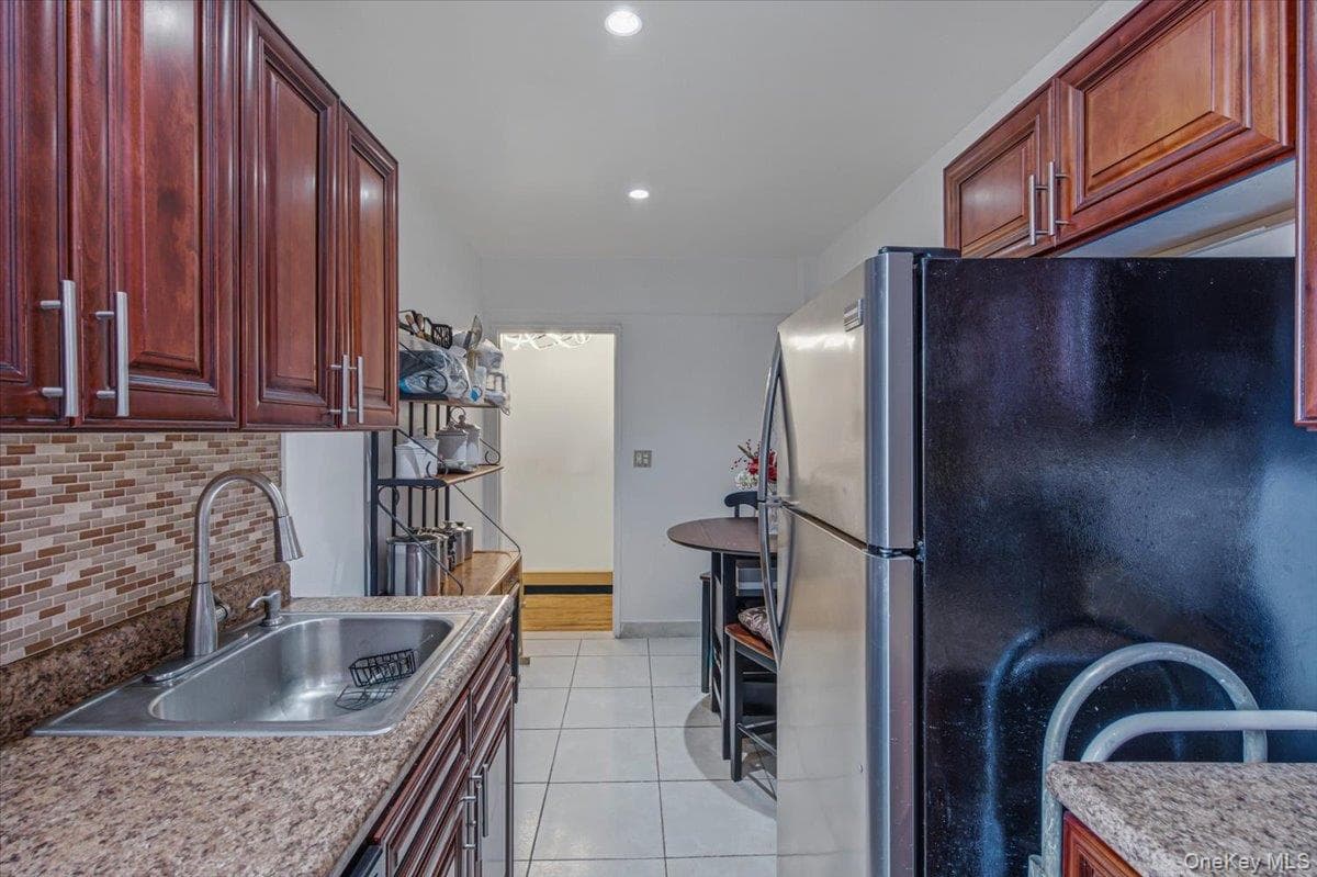 2107 Wallace Ave Wallace AVE Unit: 6A thumbnail 12
