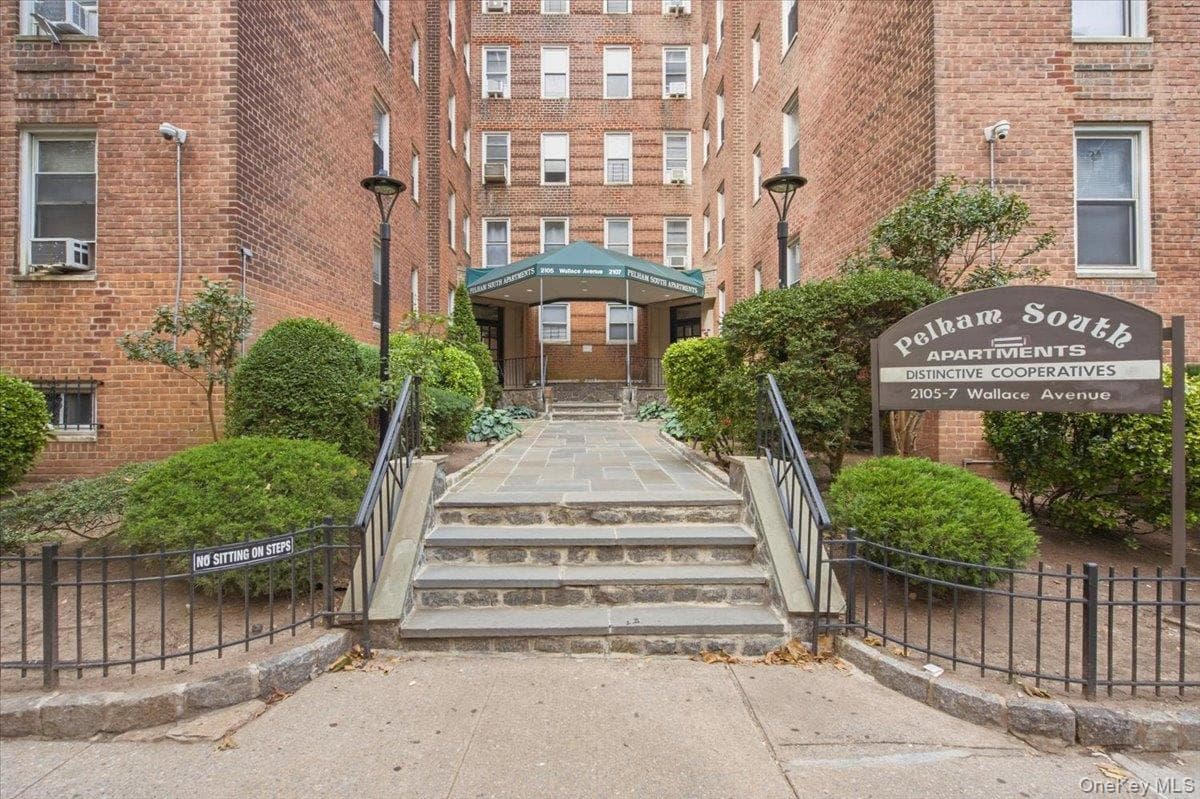 2107 Wallace Ave Wallace AVE Unit: 6A thumbnail 2